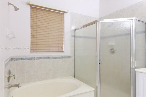 Снять в аренду виллу или дом в Мирамар, Флорида 3 спальни, 176.89м2, № 2046865 - фото 9