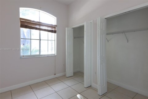 Снять в аренду виллу или дом в Мирамар, Флорида 3 спальни, 176.89м2, № 2046865 - фото 13