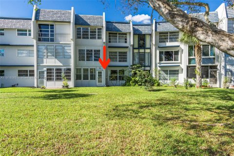 Condominio en venta en Margate, Florida, 1 dormitorio, 68.65 m2 № 1975258 - foto 3