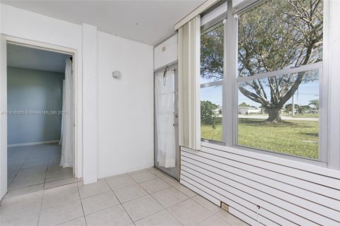 Condominio en venta en Margate, Florida, 1 dormitorio, 68.65 m2 № 1975258 - foto 8
