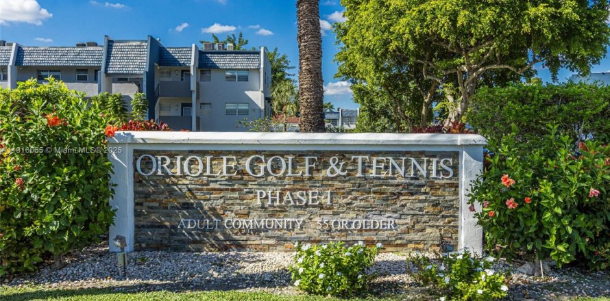 Condominio en Margate, Florida, 1 dormitorio № 1975258