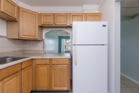 Condominio en venta en Margate, Florida, 1 dormitorio, 68.65 m2 № 1975258 - foto 5