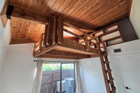 Touwnhouse à vendre à Miami, Floride: 2 chambres, 100.33 m2 № 1728159 - photo 11