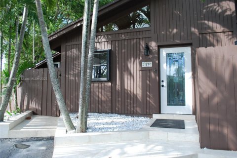 Touwnhouse à vendre à Miami, Floride: 2 chambres, 100.33 m2 № 1728159 - photo 4