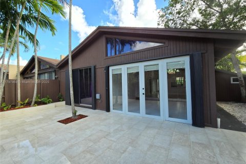 Touwnhouse à vendre à Miami, Floride: 2 chambres, 100.33 m2 № 1728159 - photo 21