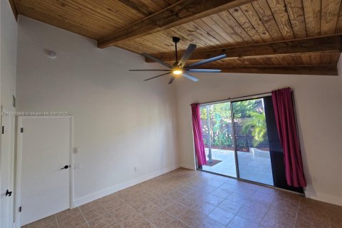 Touwnhouse à vendre à Miami, Floride: 2 chambres, 100.33 m2 № 1728159 - photo 13