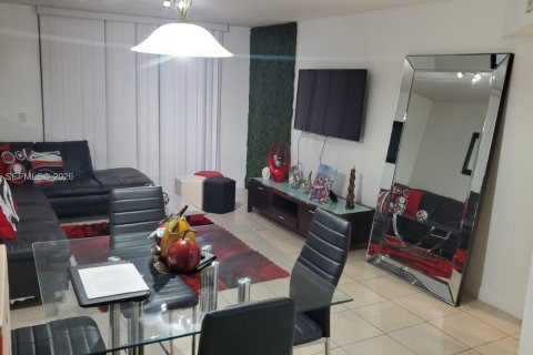 Condo à Doral, Floride, 1 chambre  № 2041248