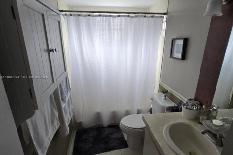 Copropriété à vendre à Hialeah, Floride: 2 chambres, 94.76 m2 № 2063267 - photo 12
