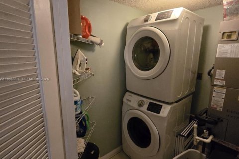 Copropriété à vendre à Hialeah, Floride: 2 chambres, 94.76 m2 № 2063267 - photo 15