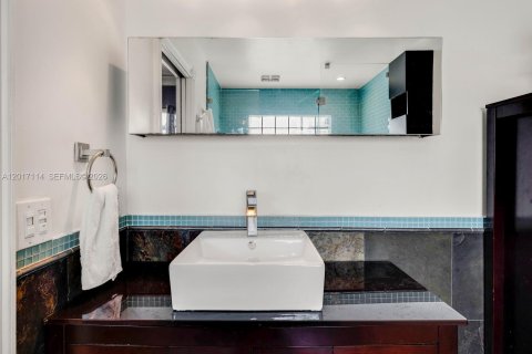 Casa en venta en Miami, Florida, 4 dormitorios, 176.14 m2 № 2084894 - foto 24