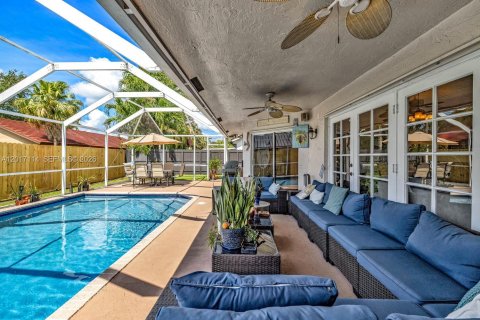 Casa en venta en Miami, Florida, 4 dormitorios, 176.14 m2 № 2084894 - foto 30
