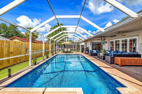 Casa en venta en Miami, Florida, 4 dormitorios, 176.14 m2 № 2084894 - foto 28