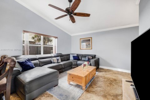 Casa en venta en Miami, Florida, 4 dormitorios, 176.14 m2 № 2084894 - foto 16
