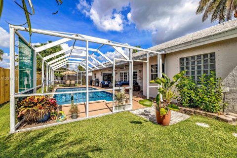 Casa en venta en Miami, Florida, 4 dormitorios, 176.14 m2 № 2084894 - foto 26