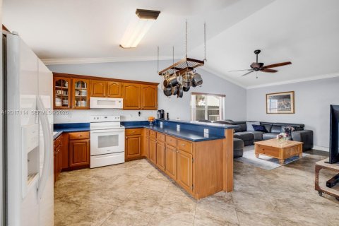 Casa en venta en Miami, Florida, 4 dormitorios, 176.14 m2 № 2084894 - foto 12