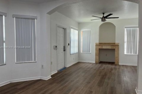 Condo in North Lauderdale, Florida, 3 bedrooms № 2276705 - photo 5