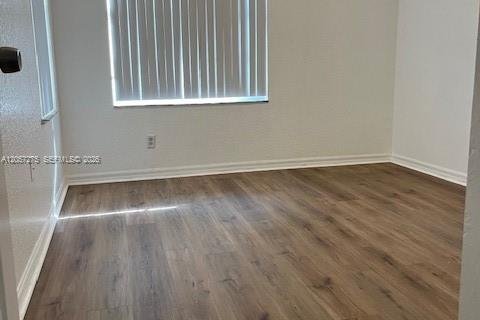Condo in North Lauderdale, Florida, 3 bedrooms № 2276705 - photo 16
