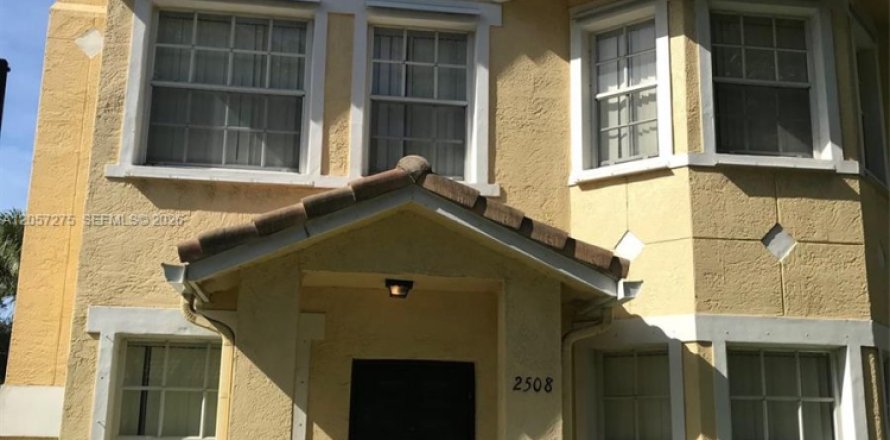 Condo in North Lauderdale, Florida, 3 bedrooms № 2276705