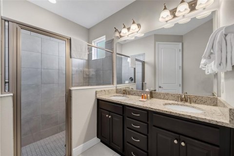 Casa en venta en Kissimmee, Florida, 6 dormitorios, 308.16 m2 № 2208880 - foto 22