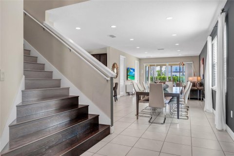 Casa en venta en Kissimmee, Florida, 6 dormitorios, 308.16 m2 № 2208880 - foto 14