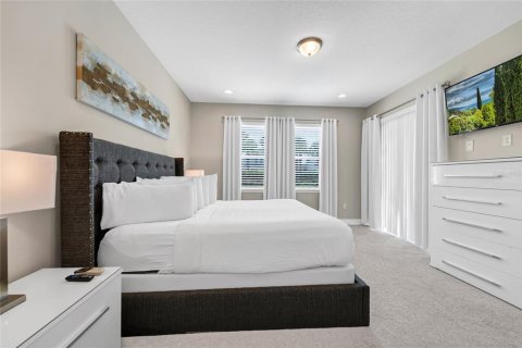 Casa en venta en Kissimmee, Florida, 6 dormitorios, 308.16 m2 № 2208880 - foto 16