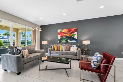 Casa en venta en Kissimmee, Florida, 6 dormitorios, 308.16 m2 № 2208880 - foto 4