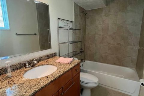 Condo in Sarasota, Florida, 2 bedrooms  № 1905366 - photo 7