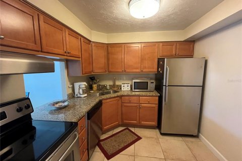Condo in Sarasota, Florida, 2 bedrooms  № 1905366 - photo 3