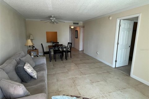 Condo in Sarasota, Florida, 2 bedrooms  № 1905366 - photo 5