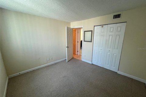 Condo in Sarasota, Florida, 2 bedrooms  № 1905366 - photo 10