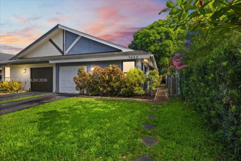 Casa en North Lauderdale, Florida 3 dormitorios, 106.84 m2 № 2343655