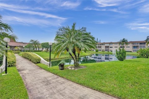 Condominio en venta en Lauderdale Lakes, Florida, 1 dormitorio, 63.55 m2 № 1979537 - foto 16