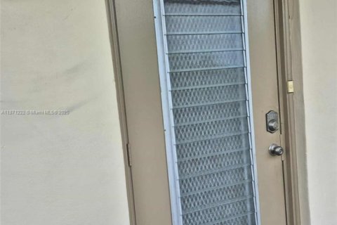 Condominio en venta en Lauderdale Lakes, Florida, 1 dormitorio, 63.55 m2 № 1979537 - foto 13