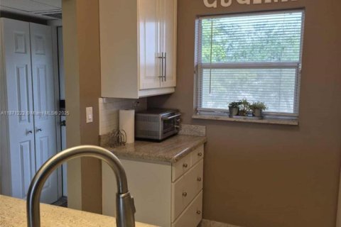 Condominio en venta en Lauderdale Lakes, Florida, 1 dormitorio, 63.55 m2 № 1979537 - foto 4