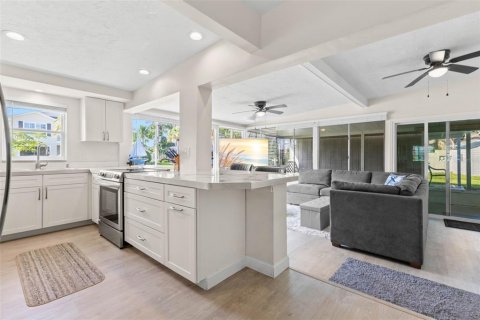Villa ou maison à vendre à Palm Harbor, Floride: 3 chambres, 154.59 m2 № 2402981 - photo 10