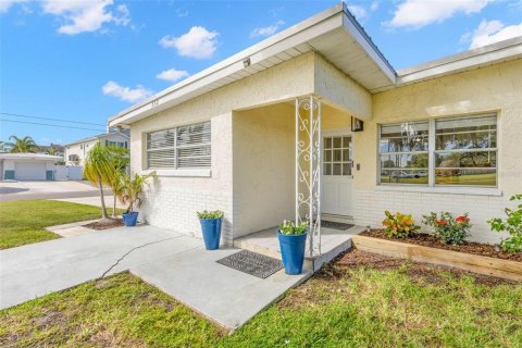 Villa ou maison à vendre à Palm Harbor, Floride: 3 chambres, 154.59 m2 № 2402981 - photo 5