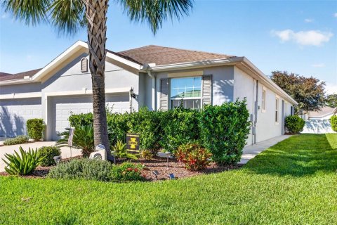 Villa ou maison à Wesley Chapel, Floride 3 chambres, 145.76 m2 № 2416898
