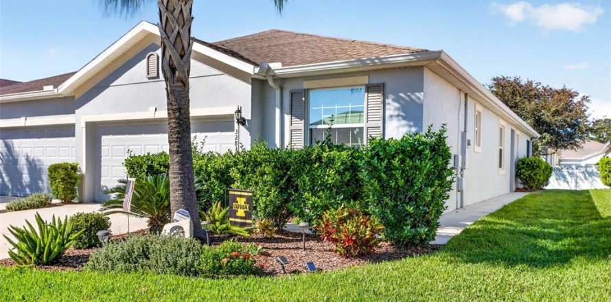 Villa ou maison à Wesley Chapel, Floride 3 chambres, 145.76 m2 № 2416898