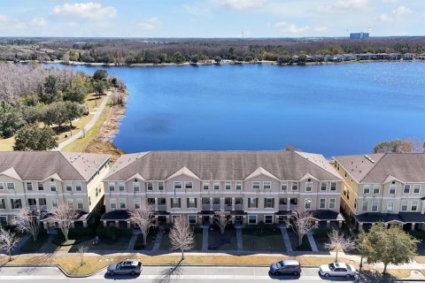 Adosado en venta en Orlando, Florida, 3 dormitorios, 213.3 m2 № 2091561 - foto 3
