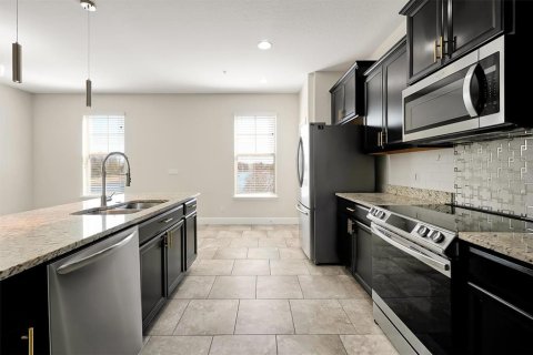 Adosado en venta en Orlando, Florida, 3 dormitorios, 213.3 m2 № 2091561 - foto 12