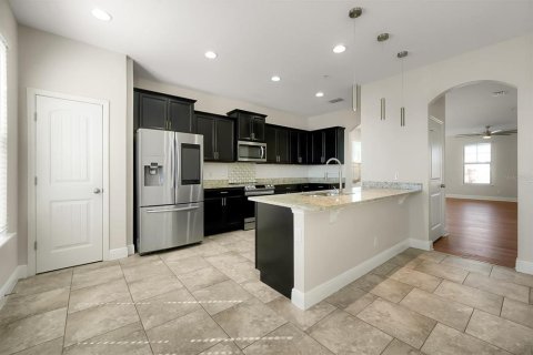 Adosado en venta en Orlando, Florida, 3 dormitorios, 213.3 m2 № 2091561 - foto 11