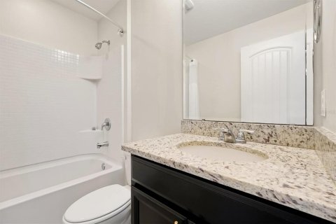 Adosado en venta en Orlando, Florida, 3 dormitorios, 213.3 m2 № 2091561 - foto 25