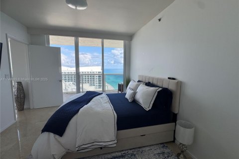 Condo in Hallandale Beach, Florida, 2 bedrooms  № 1501591 - photo 12
