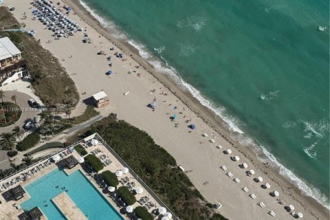 Condo in Hallandale Beach, Florida, 2 bedrooms  № 1501591 - photo 28