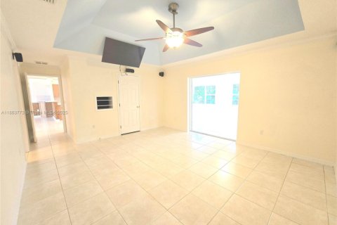 Casa en venta en Sebring, Florida, 3 dormitorios, 142.14 m2 № 1893352 - foto 3