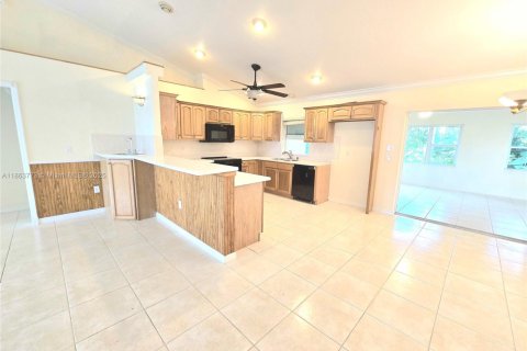 Casa en venta en Sebring, Florida, 3 dormitorios, 142.14 m2 № 1893352 - foto 6
