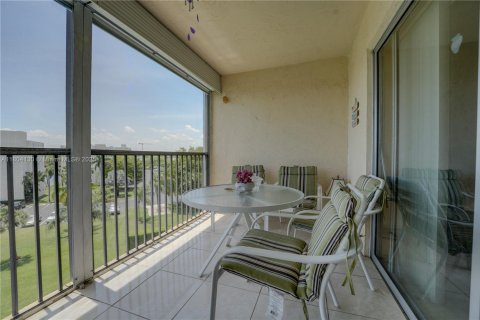 Condo in Dania Beach, Florida, 2 bedrooms  № 1689528 - photo 17