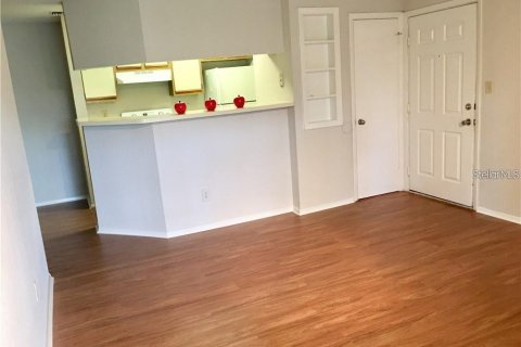 Condo in Altamonte Springs, Florida, 1 bedroom  № 1915149 - photo 3