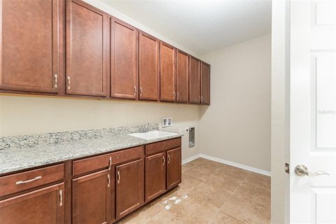 House in Lakeland, Florida 6 bedrooms, 506.69 sq.m. № 1915731 - photo 18