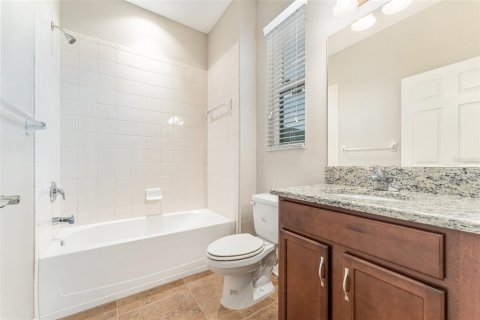 House in Lakeland, Florida 6 bedrooms, 506.69 sq.m. № 1915731 - photo 21